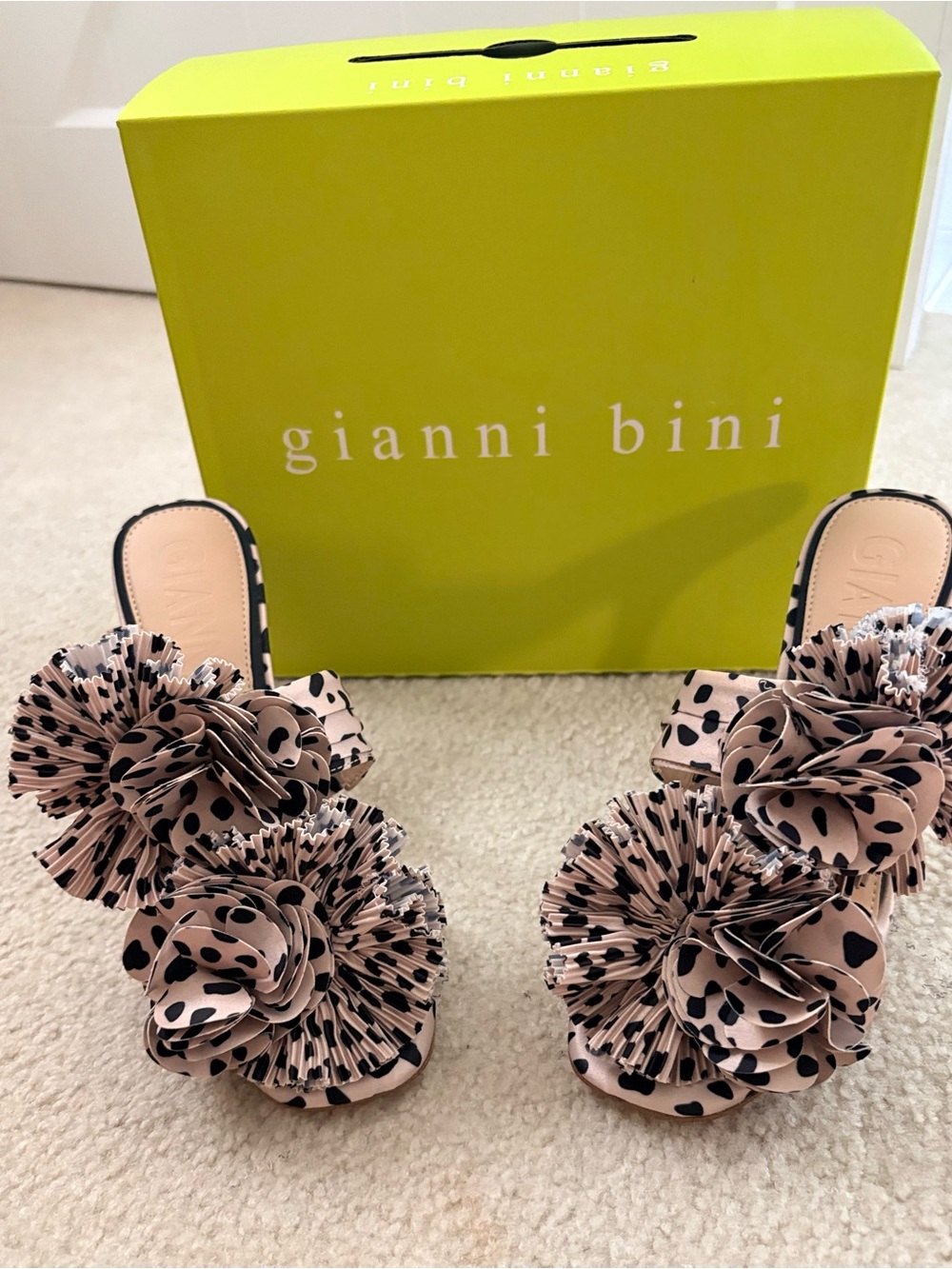Gianni Bini Ruffle Polka Dot Floral Slide Mules - Picture 2 of 9